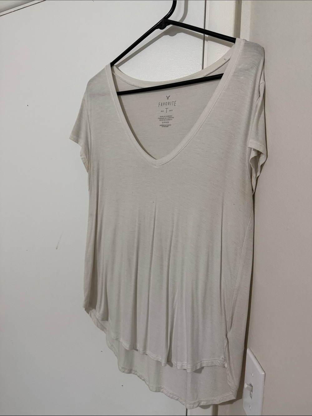 American Eagle Outfitters Cream V-Neck Short Sleeve Top